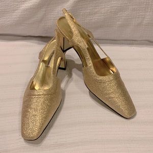 Ann Marino size 8.5 Gold